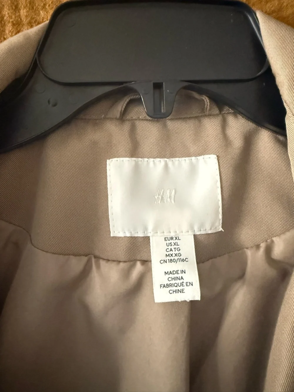 Classic Cropped Trench Coat - Beige - Picture 3 of 9